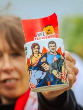 Dritte Verhandlung im KFZ-Gewerbe gestartet: 800 Beschäftigte zeigen Arbeitgeber rote Karte!