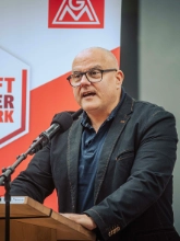 Dritte Verhandlung im KFZ-Gewerbe gestartet: 800 Beschäftigte zeigen Arbeitgeber rote Karte!