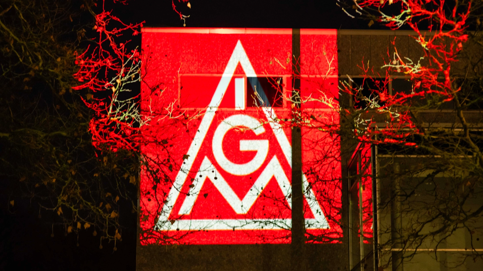 Kundgebung in Wolfsburg: "Stoppt den Kahlschlag"