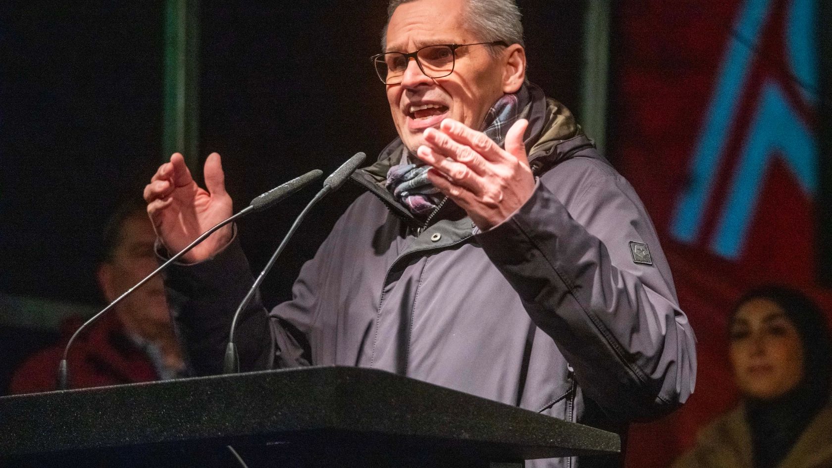 Kundgebung in Wolfsburg: "Stoppt den Kahlschlag"