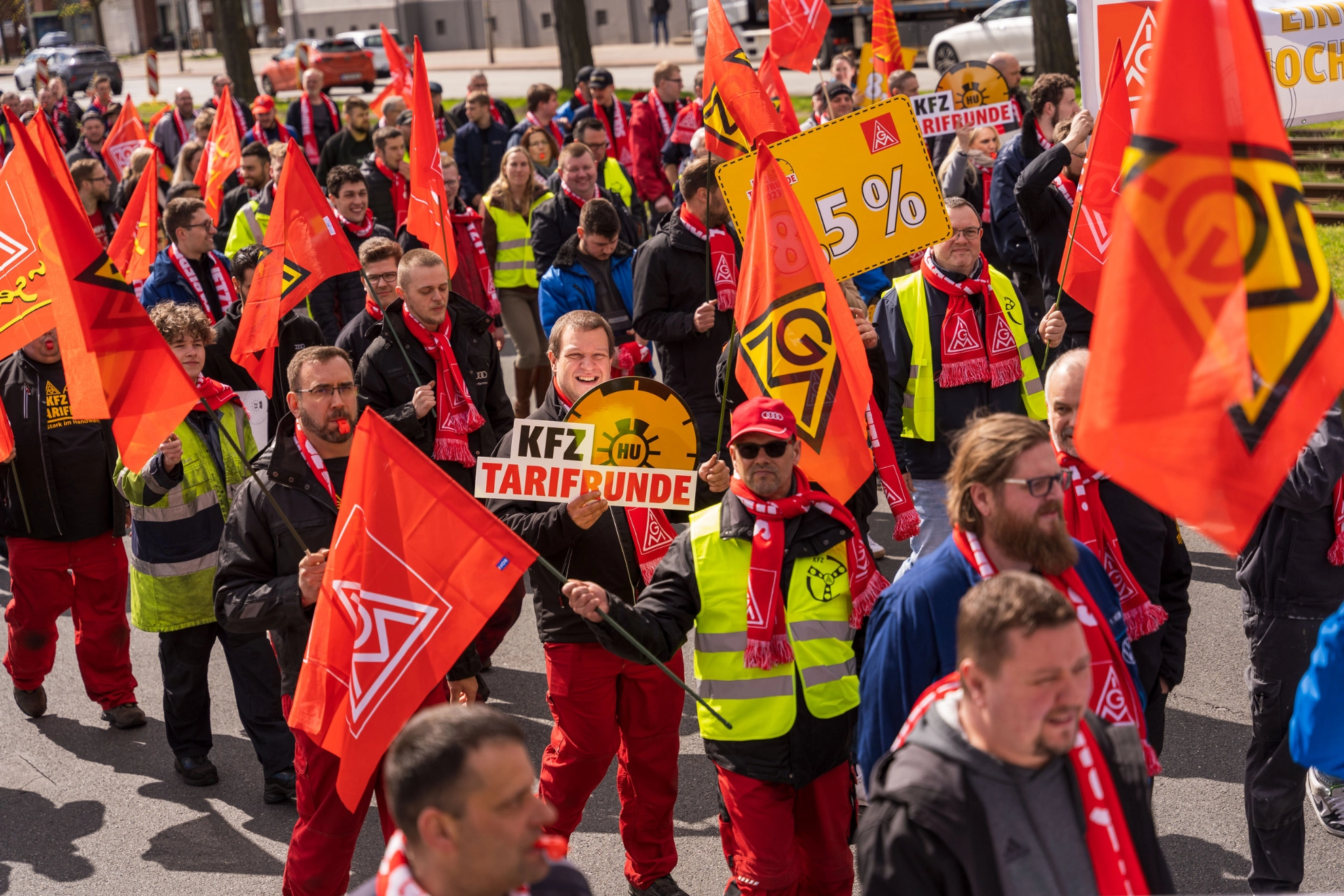 Warnstreik KFZ-Tarifrunde