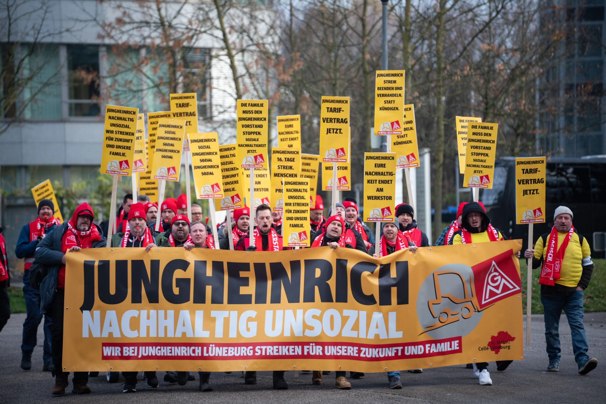 Streik bei Jungheinrich in Lüneburg
