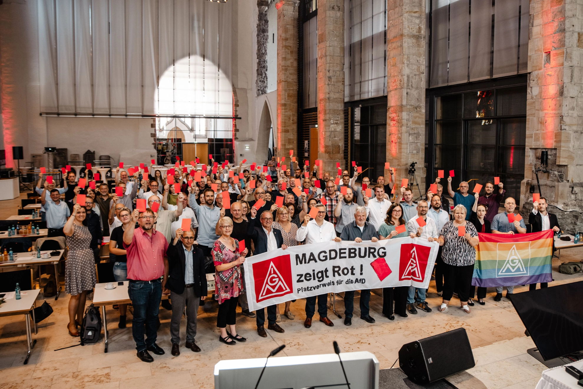 Magdeburg zeigt Rot