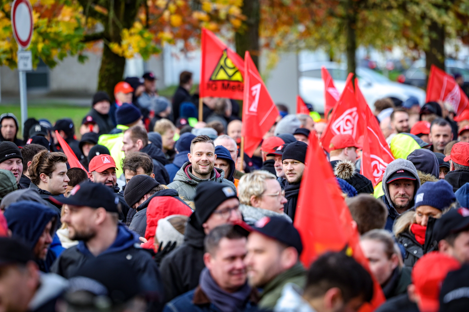 Beschäftigte machen Druck für ihre Forderungen in der Metall-Tarifrunde