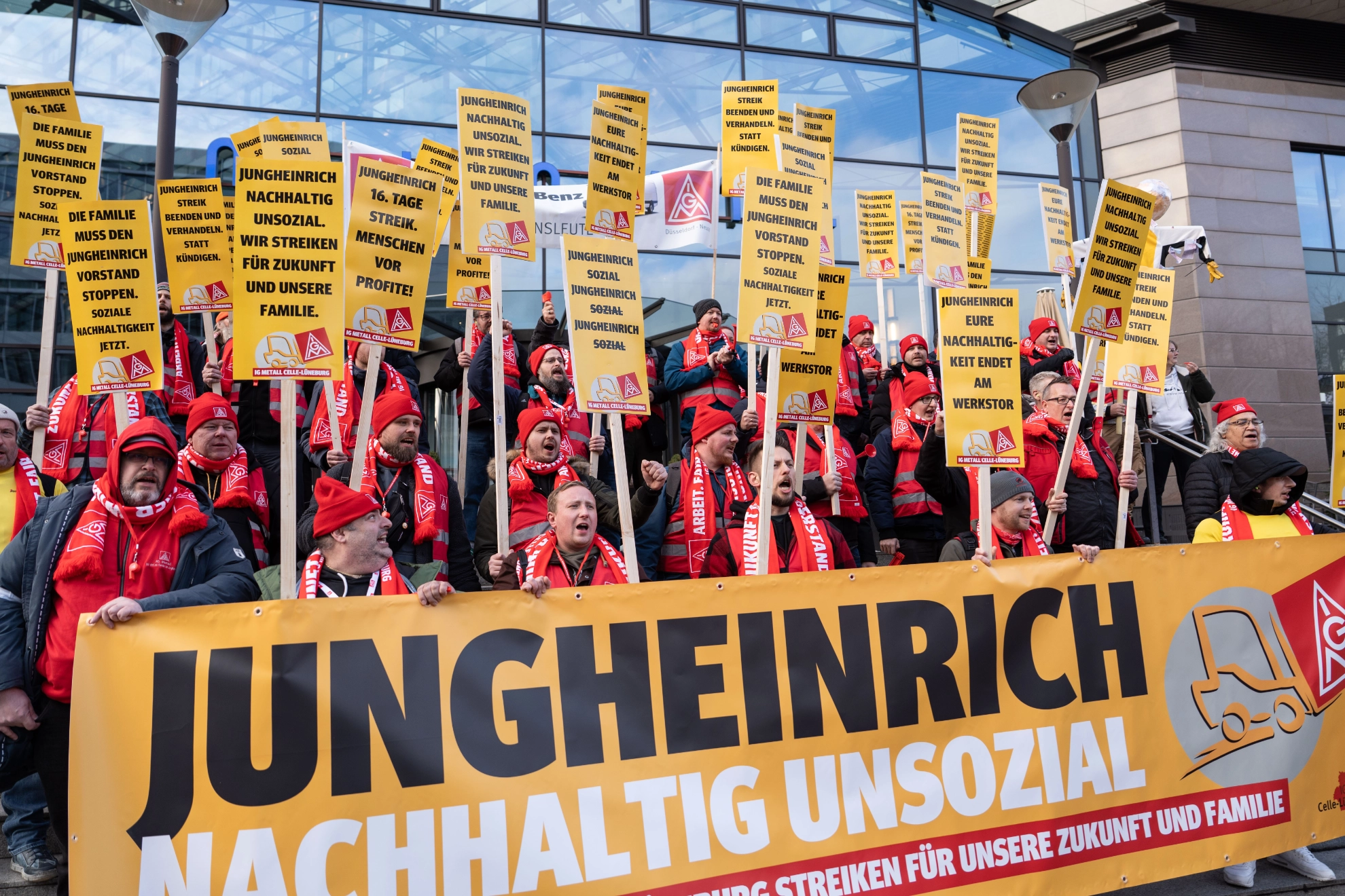 Streik bei Jungheinrich in Lüneburg