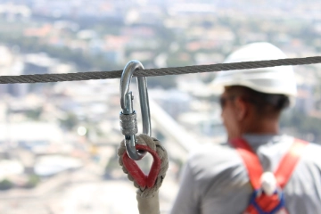 Arbeitsschutzmaßnahme Karabiner