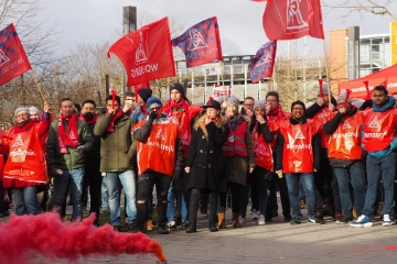 CARIAD-Beschäftigte machen mit Warnstreik Druck auf Tarifverhandlungen