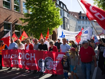 IG Metall warnt vor Angriffen auf Arbeitszeitgesetz, Streikrecht