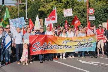 Breites Bündnis zeigt klare Kante gegen Rechtsextreme - Celle bleibt bunt