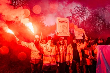 Rund 3.000 Beschäftigte legen in Salzgitter die Arbeit nieder