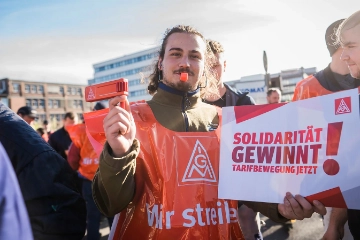 Beschäftigte erwarten von Arbeitgebern vor allem mehr Geld