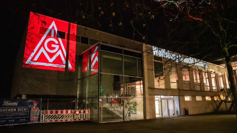 Kundgebung in Wolfsburg: "Stoppt den Kahlschlag"