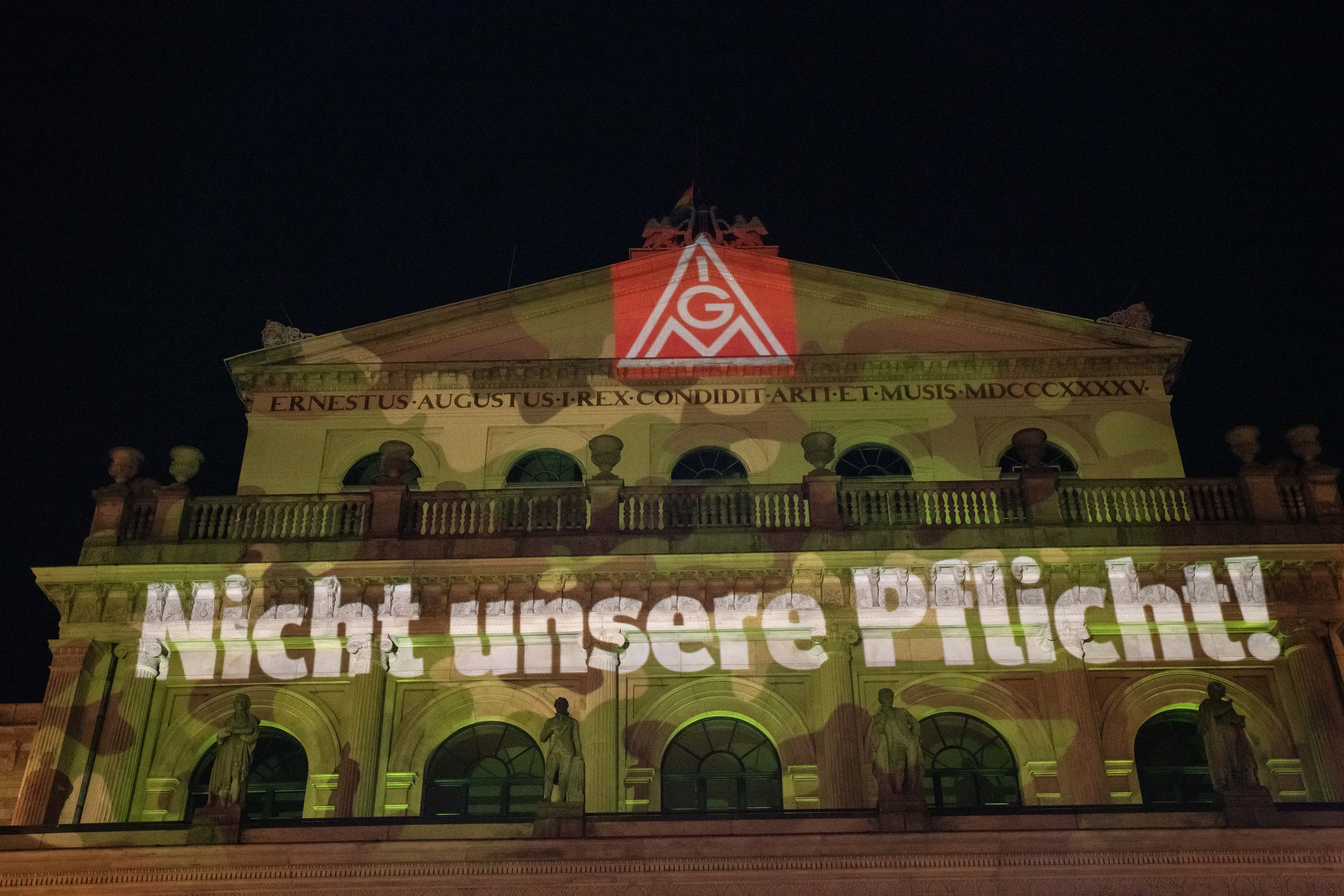 Gewerkschaftsjugend protestiert in Hannover gegen Wehrdienst